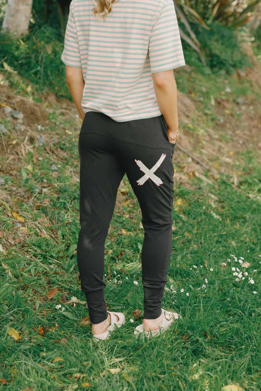 HL10057 HL APARTMENT PANTS CANDY APPLE