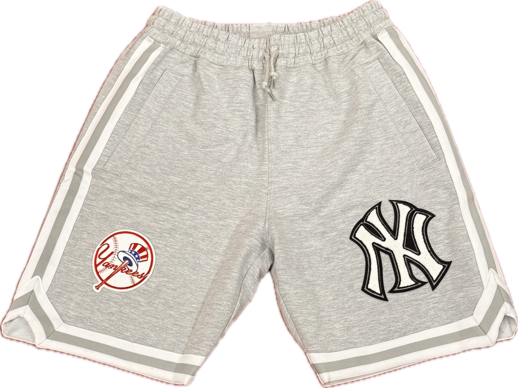 60496784 NE YANKEES SHORTS