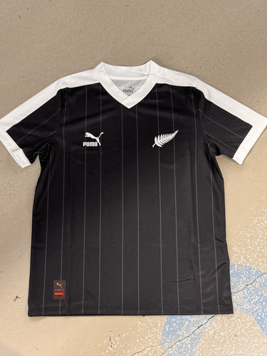 78598102 PUMA NZF FAN SHIRT YTH