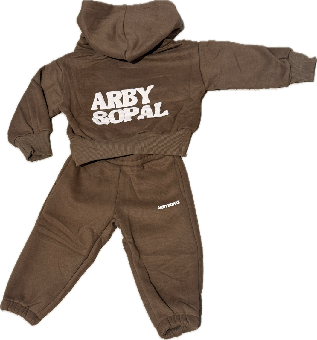 ARBY N OPAL STAPLE K SET CHOC/CREAM