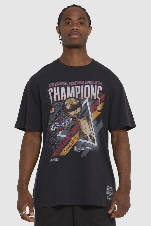 MNCC2653 ROAD TO FINALS TEE CAVS