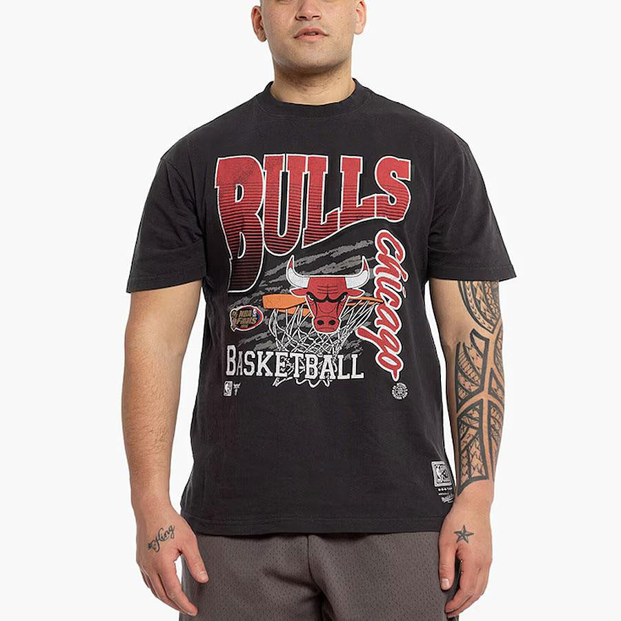 MNCG2804 CHICAGO BULLS BASKET TEE