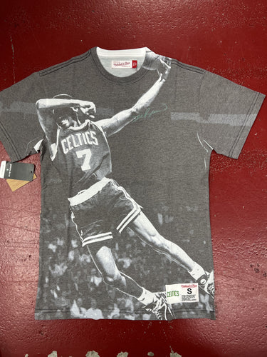MNBC3401 MNN ABOVE THE RIM TEE CELTICS