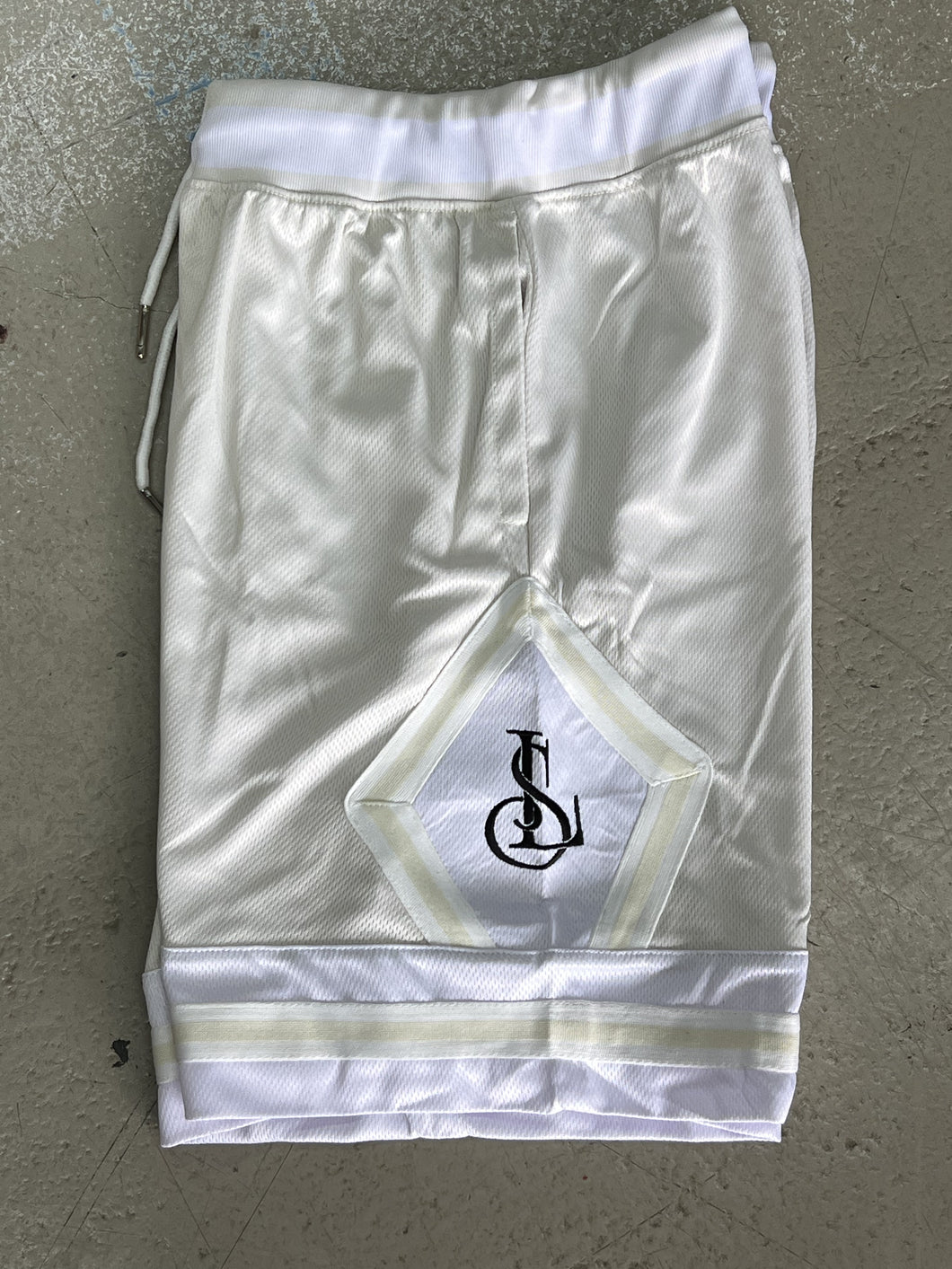 LS BASKETBALL SHORTS ADULTS CREAM