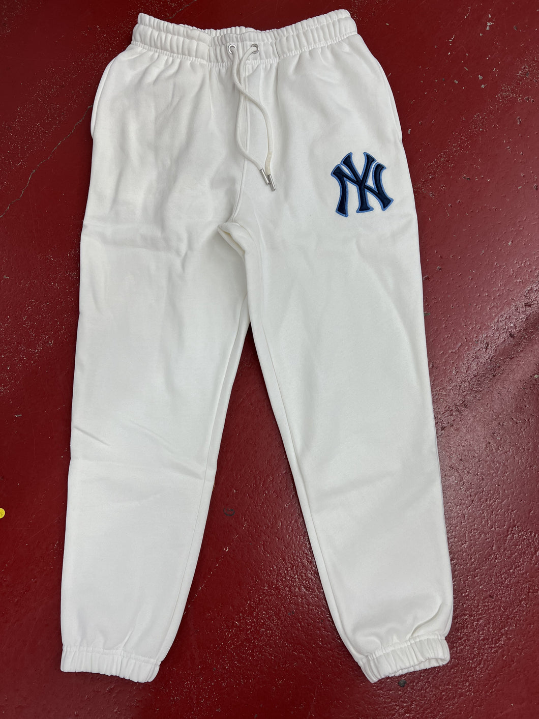 MJNY1076 MAJESTIC W YANKEES TRACKIES