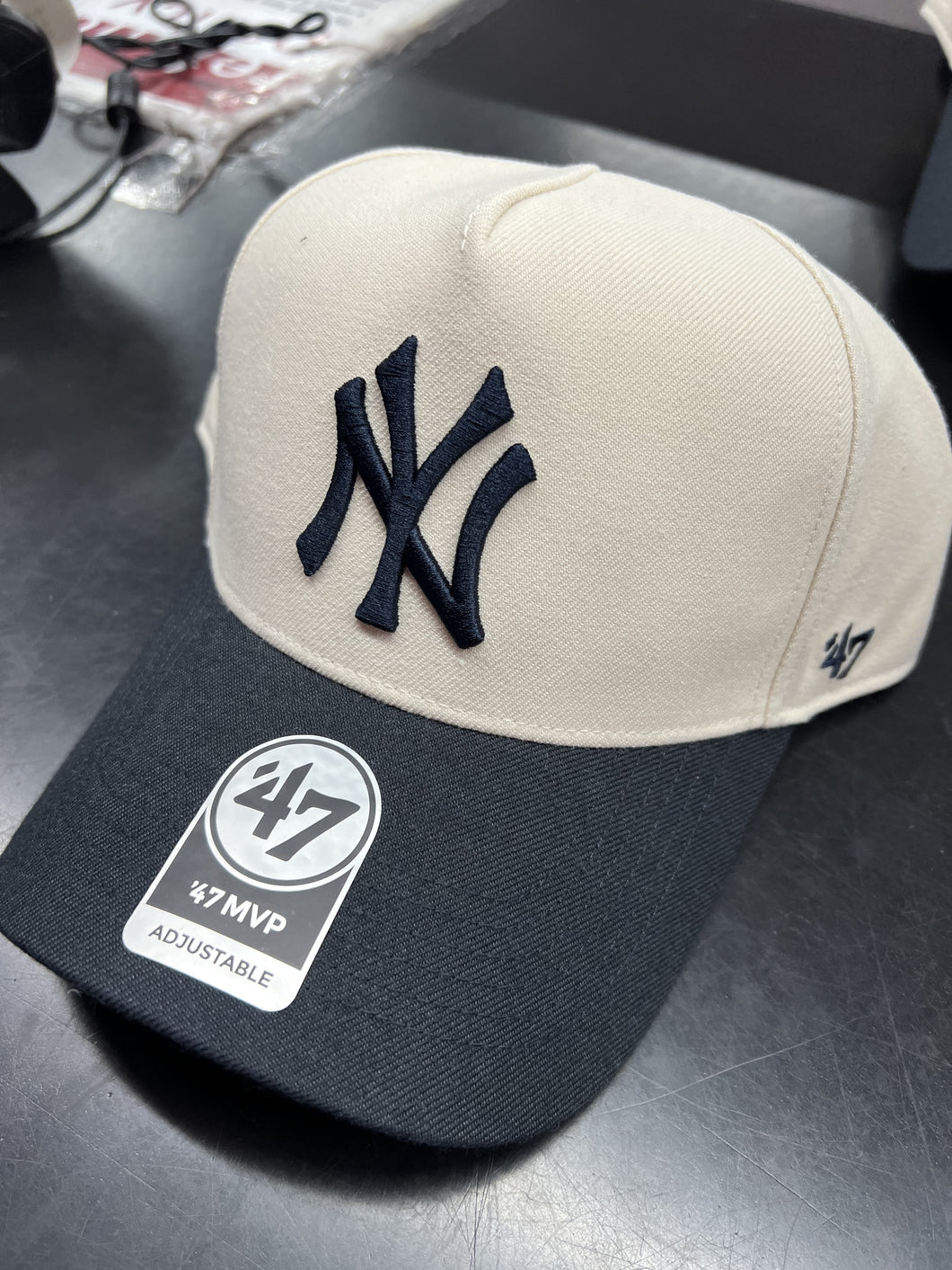 New York Yankees Black/White '47 MVP DT Snapback