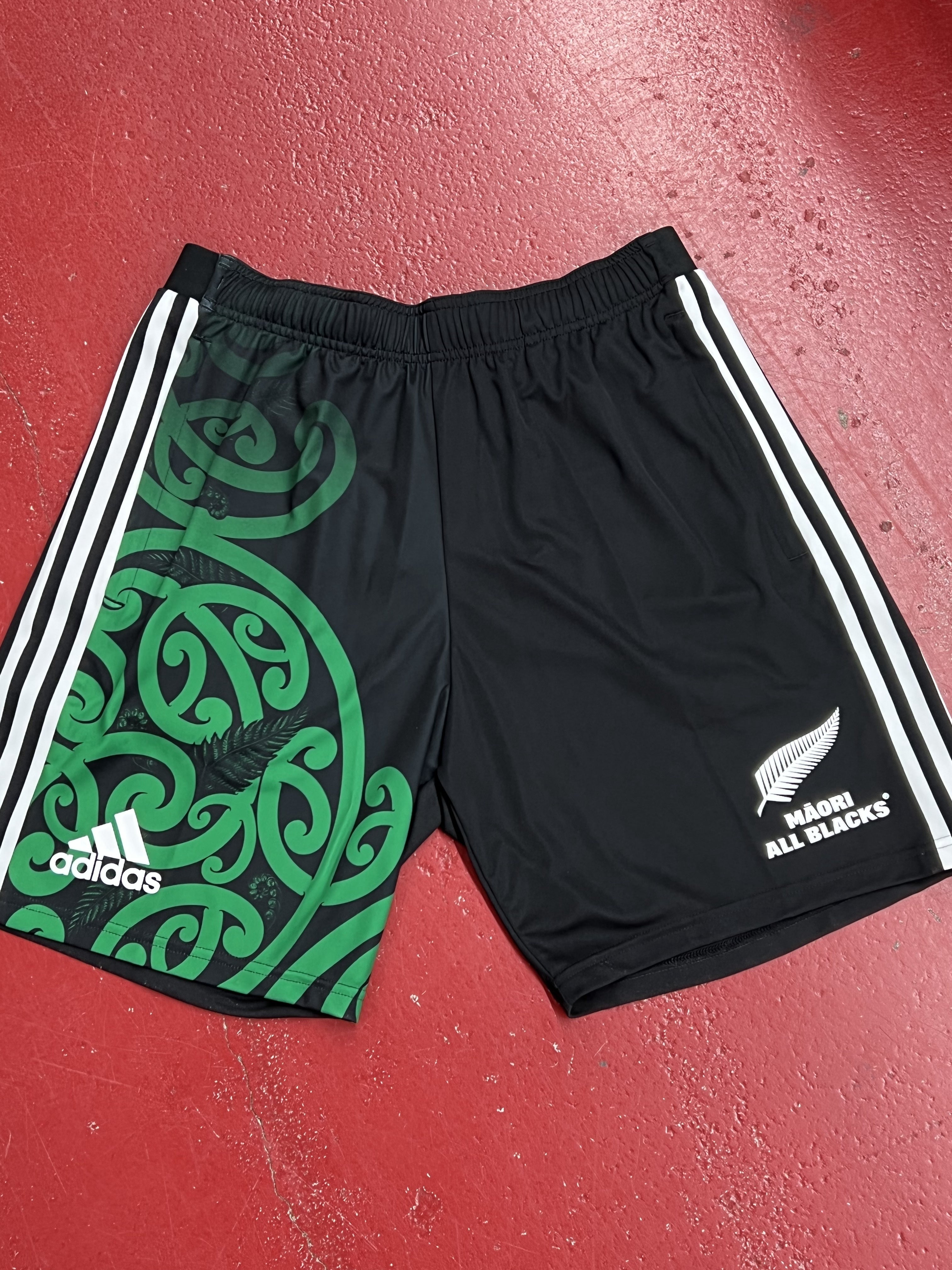 Adidas maori top