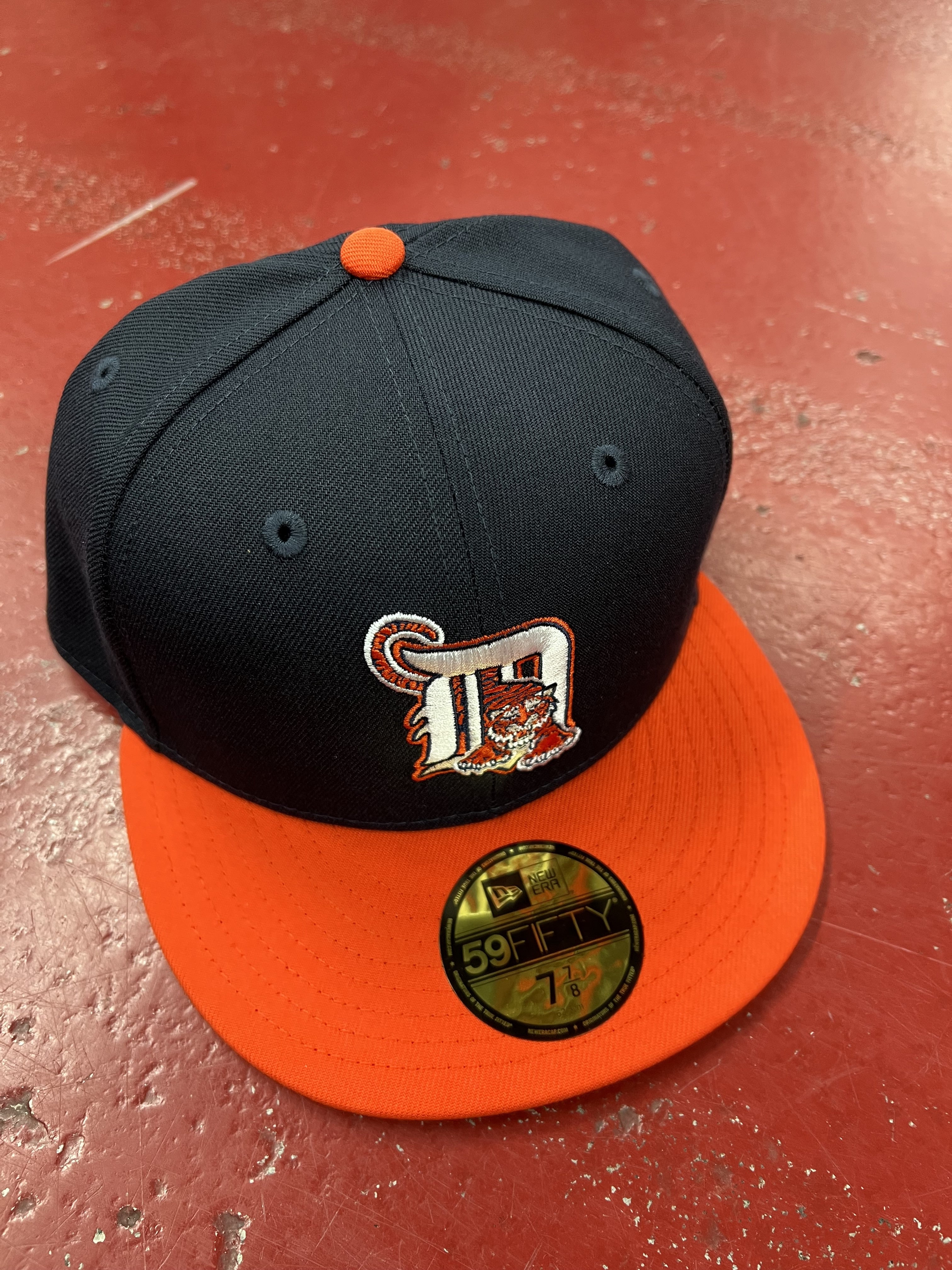 Detroit tigers under armour hat deals