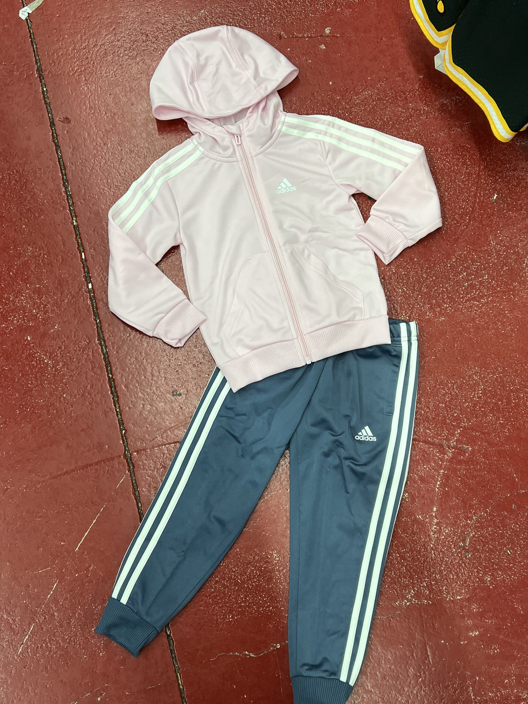 Adidas hot sale 3t tracksuit