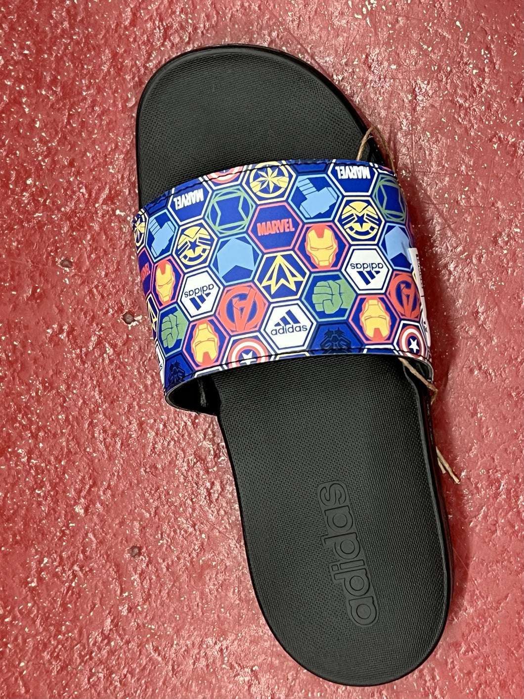 ID5238 ADIDAS MARVEL SLIDE