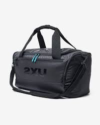 UQ7143G 2XU  GYM BAG