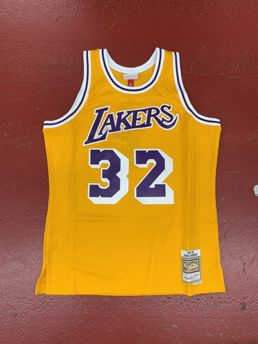 MNN LAKERS 32 JOHNSON 18175LA