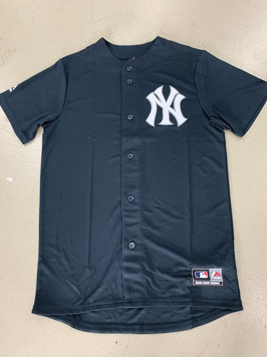 *MAJESTIC CHEST LOGO YANKEES 7643NL